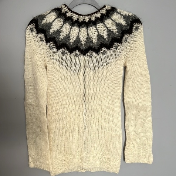 Vintage Wool 
Icelandic Mock Neck
Long Sleeve Cream
Brown Women Sweater✨ - Picture 3 of 5